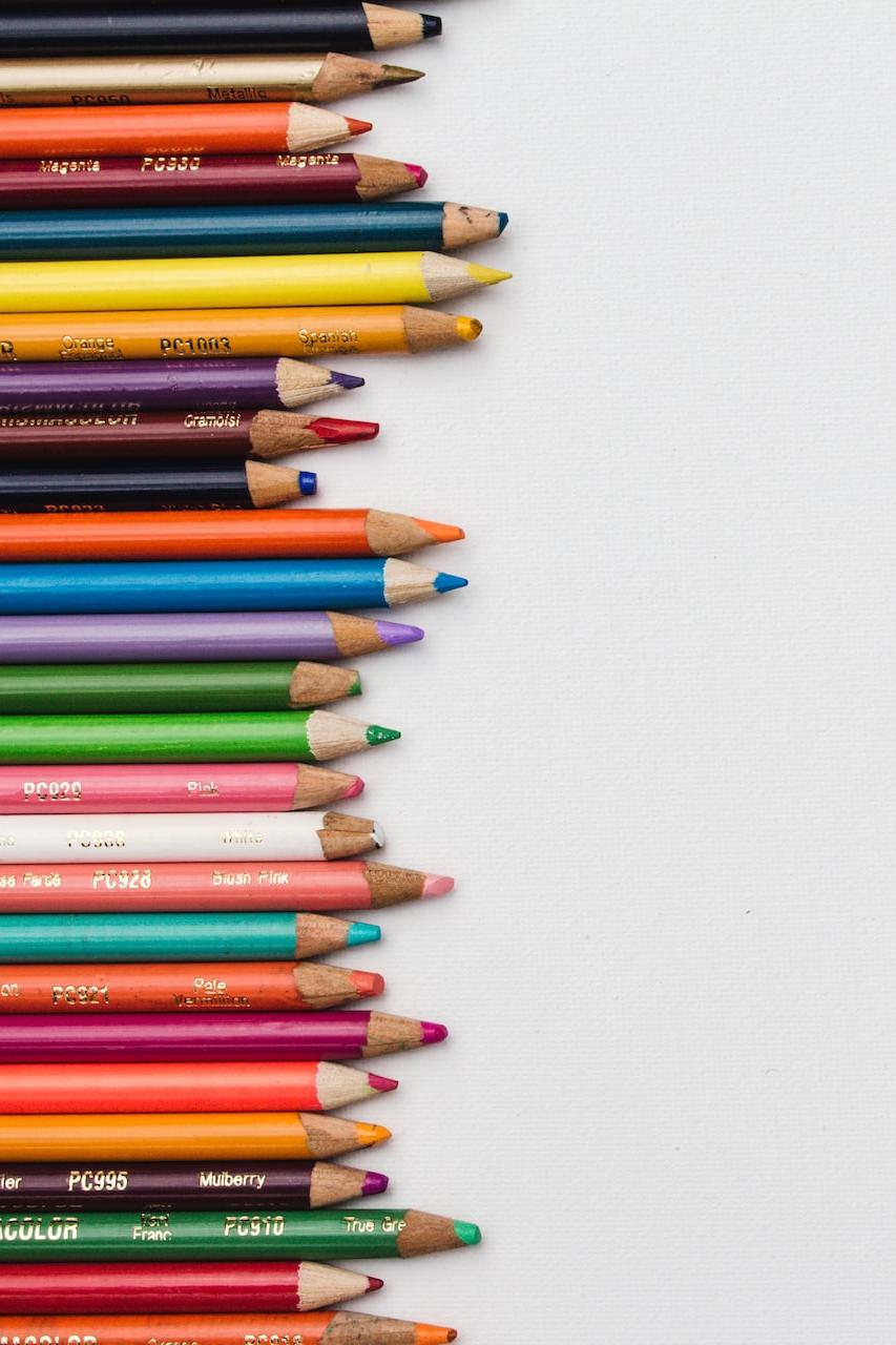 pile of color pencils